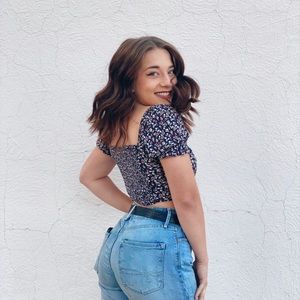 Meet your Posher, Shelbi